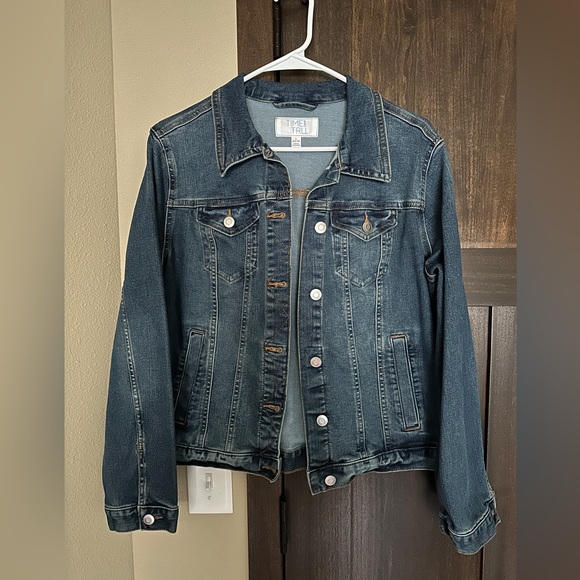 Time and Tru Jackets & Blazers - Time and Tru Stretchy Denim Jean Jacket Size L 12-14 Medium Wash NWOT